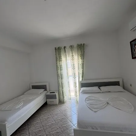 Apartment Caushi *