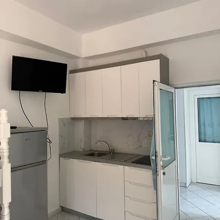 Caushi Apartment *