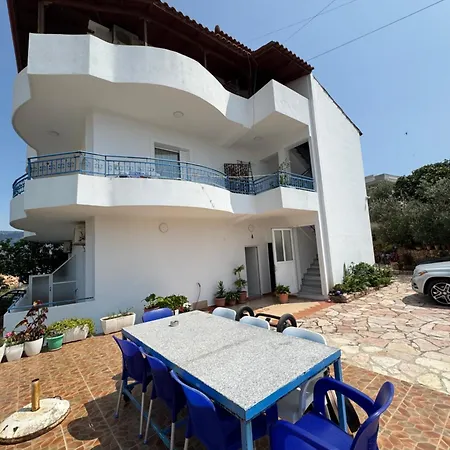 Appartamento Caushi *