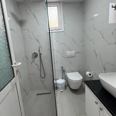 Caushi Apartment