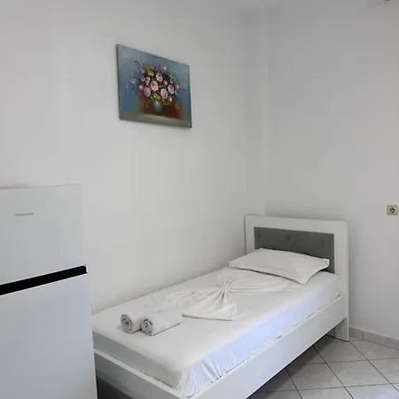 Apartment Caushi *