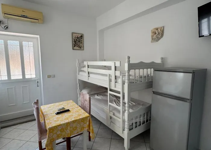 Caushi Apartament *